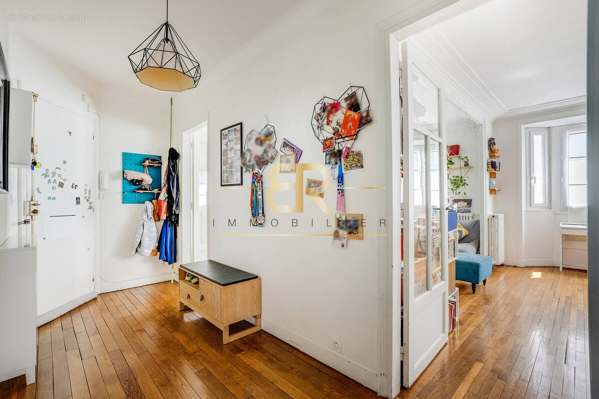 Appartement à PARIS-17E