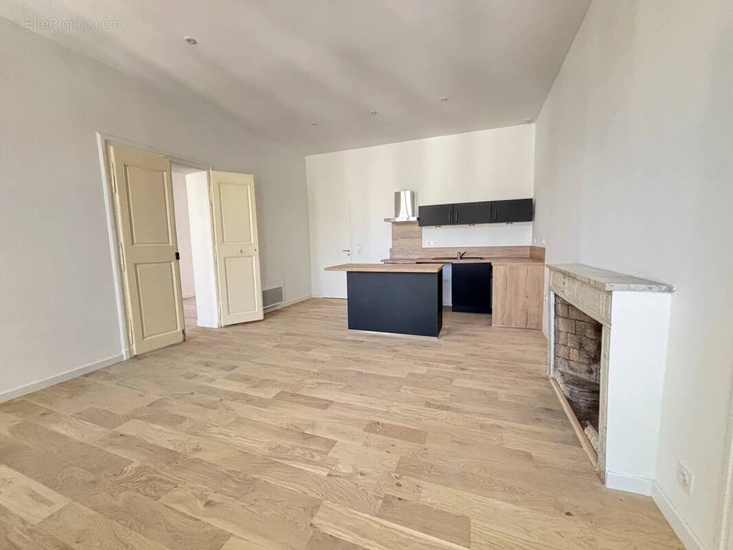 Appartement à UZES