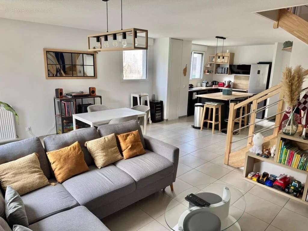 Maison à VILLENAVE-D&#039;ORNON