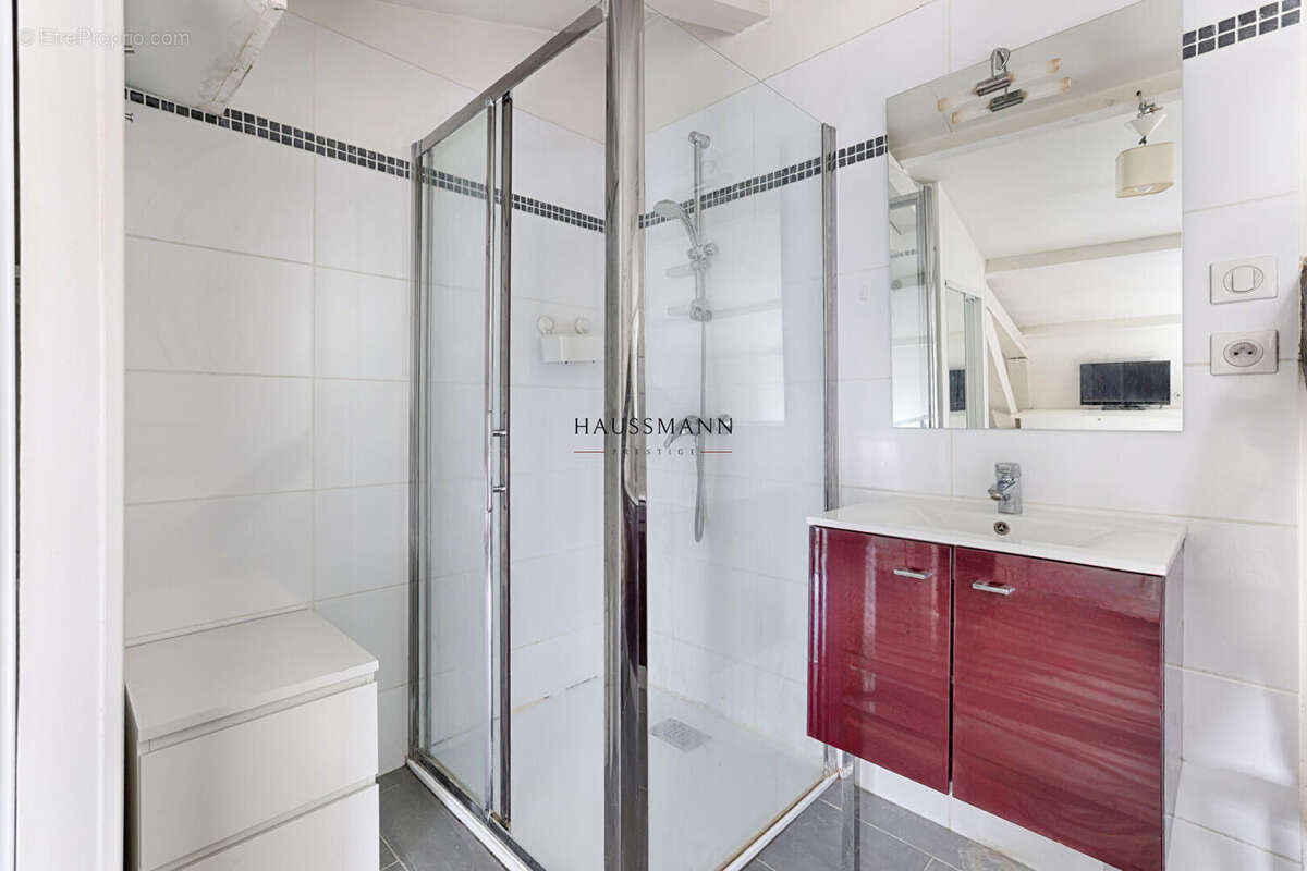 Appartement à PARIS-1E