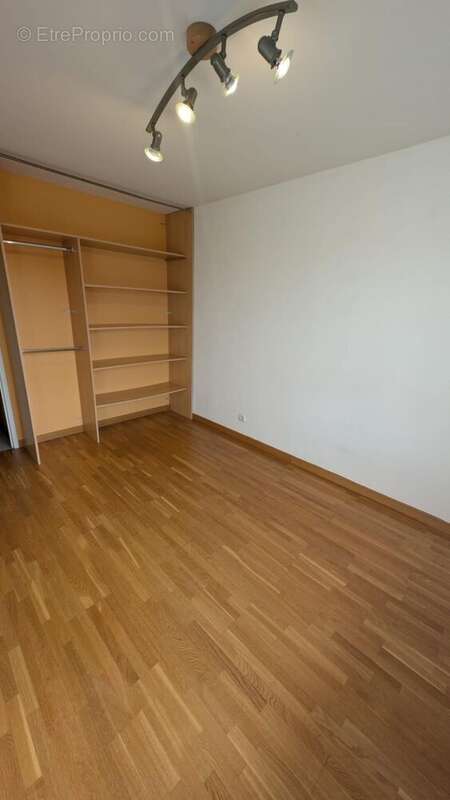 Photo 6 - Appartement à SAINT-DENIS-LES-BOURG