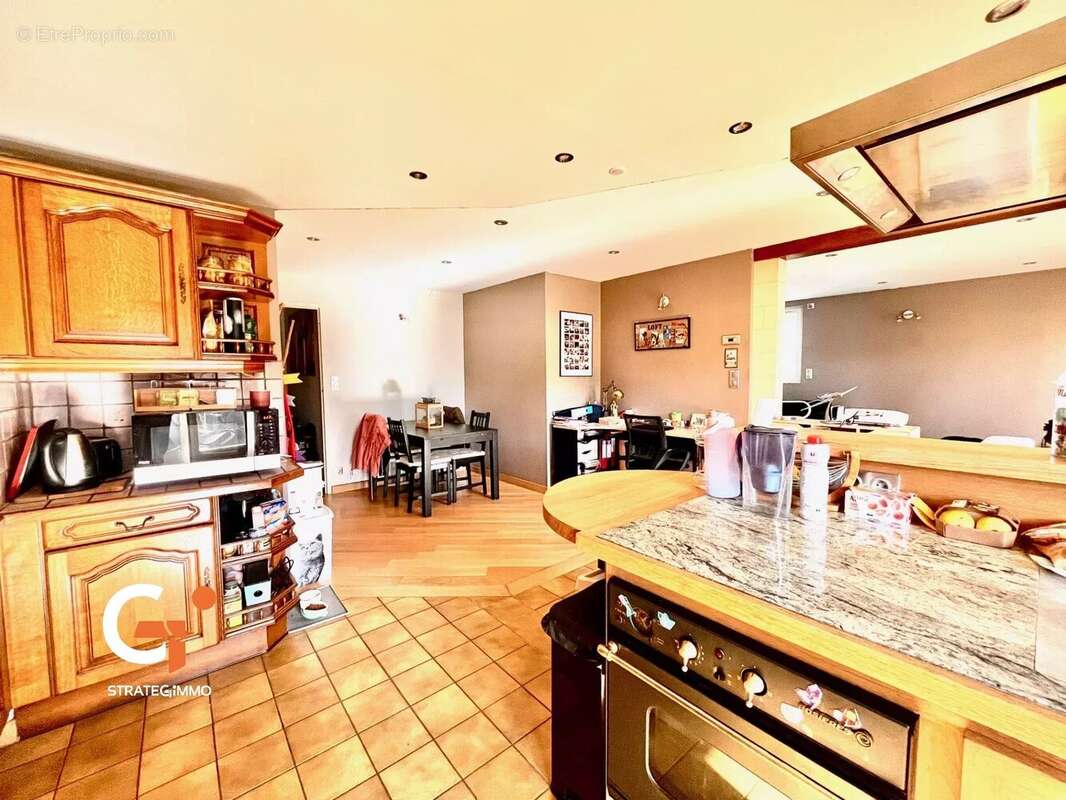 Appartement à PETIT-COURONNE