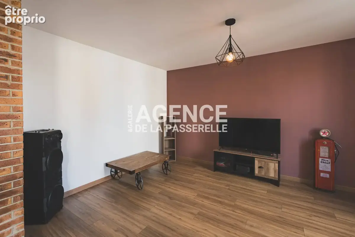 Maison rénovée de 118m2, 4 chambres, jardin et piscine. - photo 3
