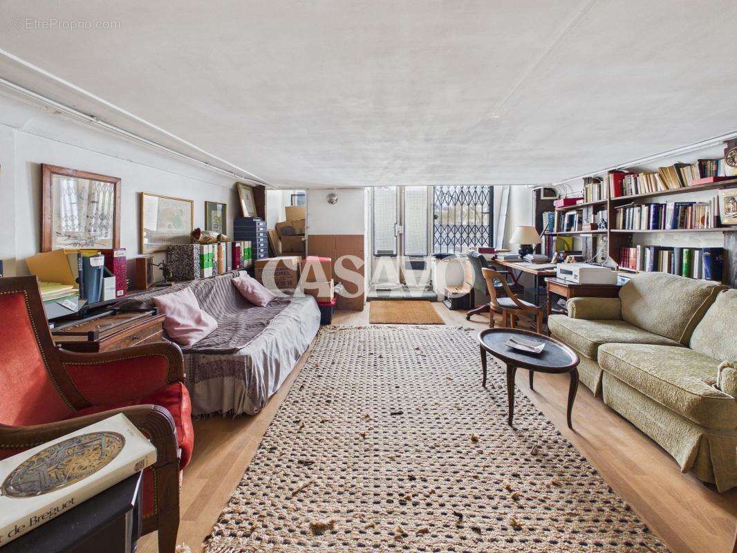 Appartement à PARIS-1E