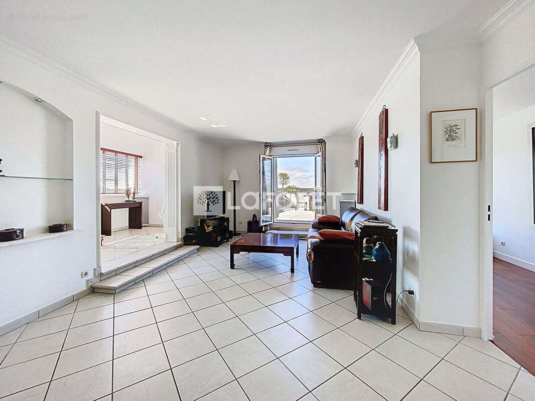 Appartement à VERNEUIL-SUR-SEINE