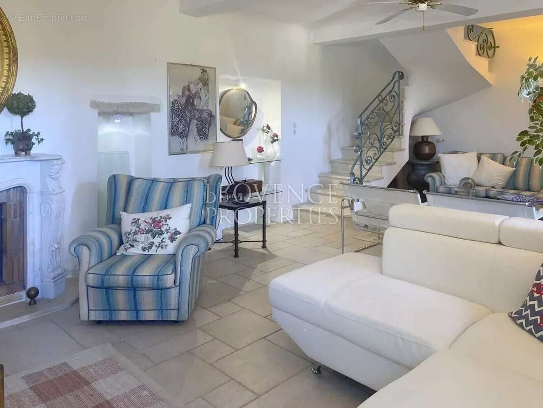 Maison à CORRENS