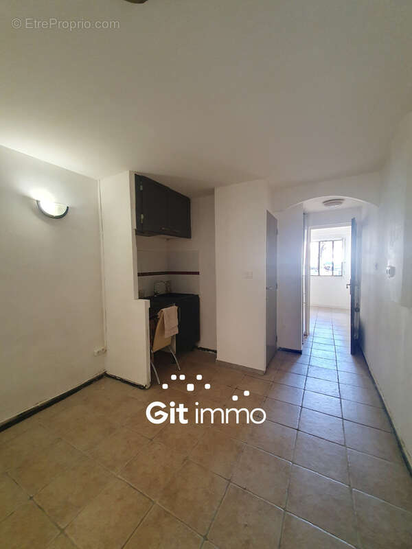 Appartement à MARSEILLE-5E