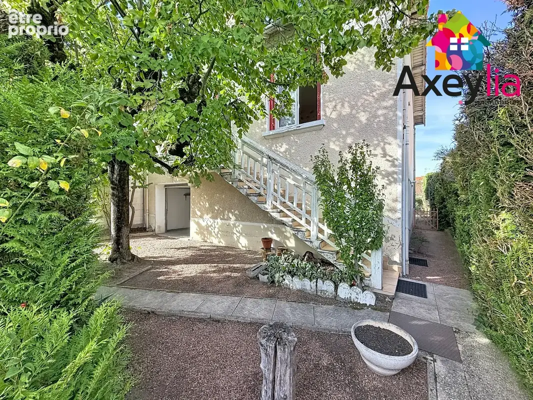 Maison à RIORGES