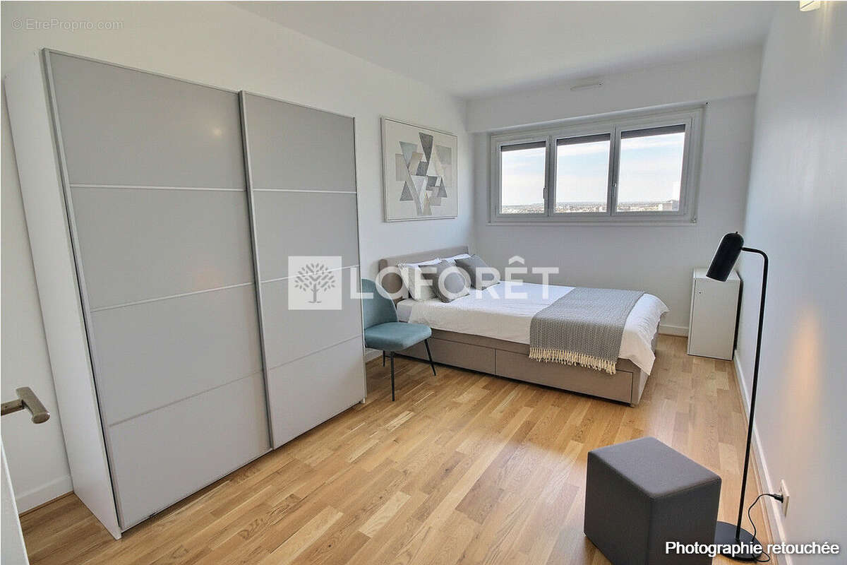 Appartement à COURBEVOIE