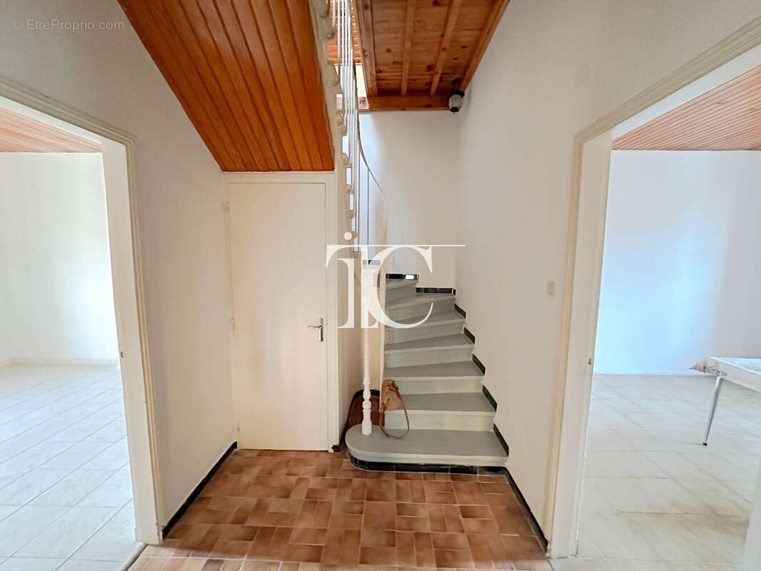 Maison à SAINT-JEAN-DE-VALERISCLE