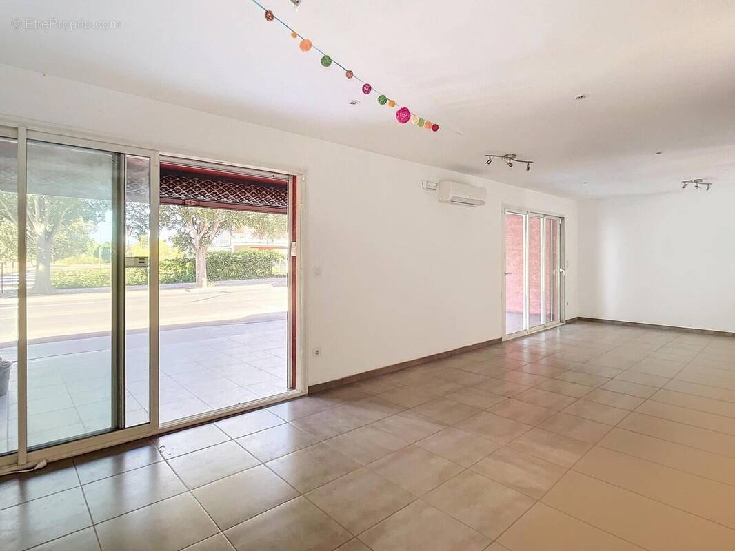 Photo 1 - Commerce à PERPIGNAN