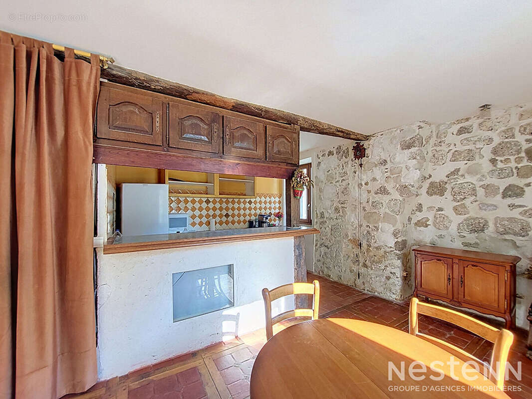 A Vendre Maison de village en pierre de 85 m² avec 30 m² supplémentaire restant à aménager - photo 7