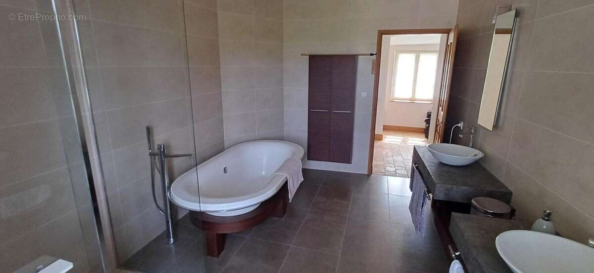 Maison à FONTEVRAUD-L&#039;ABBAYE