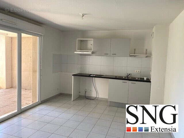 Appartement à GARONS