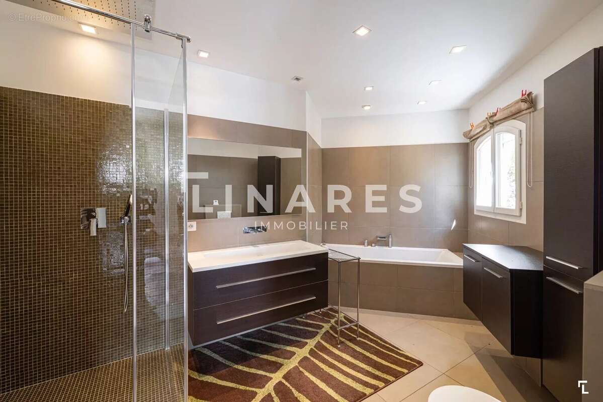 SUN AND SEA - Villa T7 de 570m2 - Piscine - Parc 1Ha - 13600 LA CIOTAT - photo 14