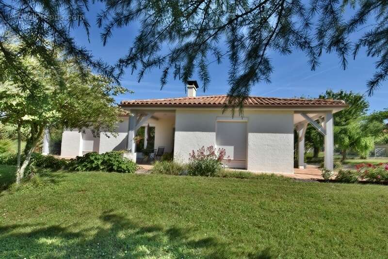 Maison à FLEAC