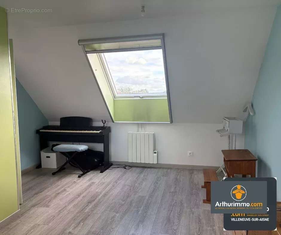 Maison à NEUFCHATEL-SUR-AISNE