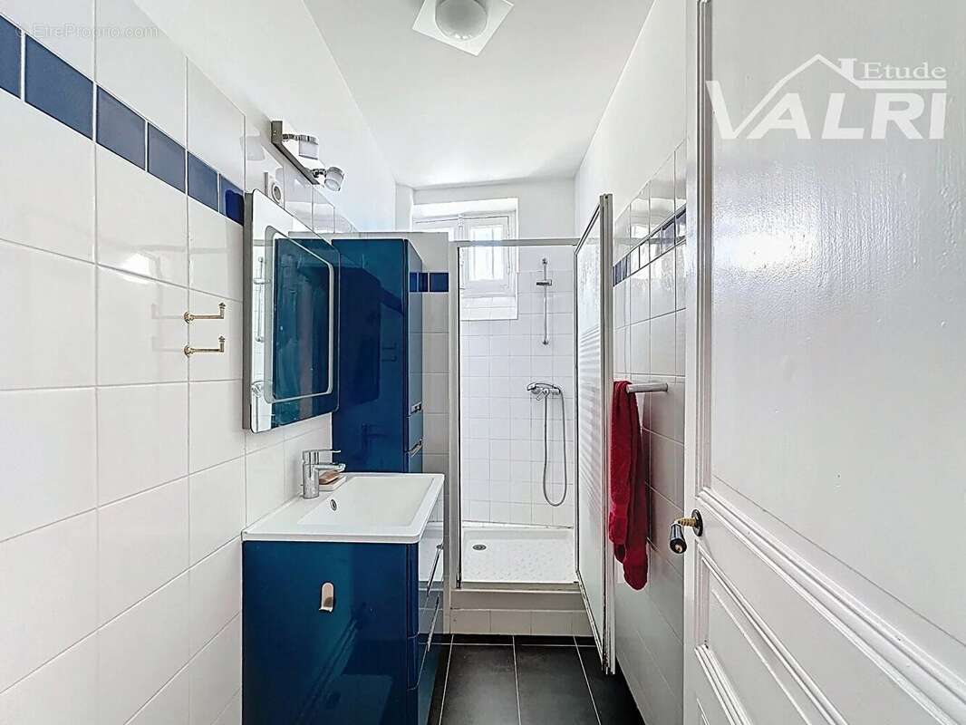 Appartement à PARIS-20E