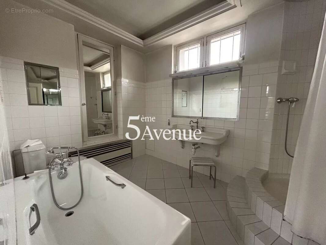 Maison à SAINT-MAUR-DES-FOSSES