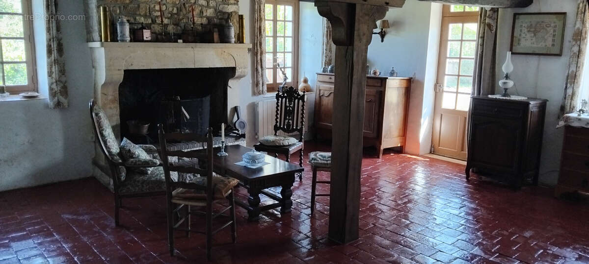 Maison à VIELMANAY