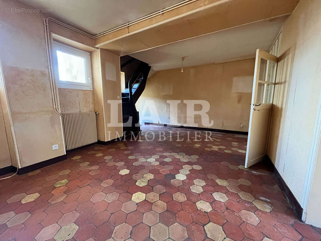 Maison à LE MELE-SUR-SARTHE