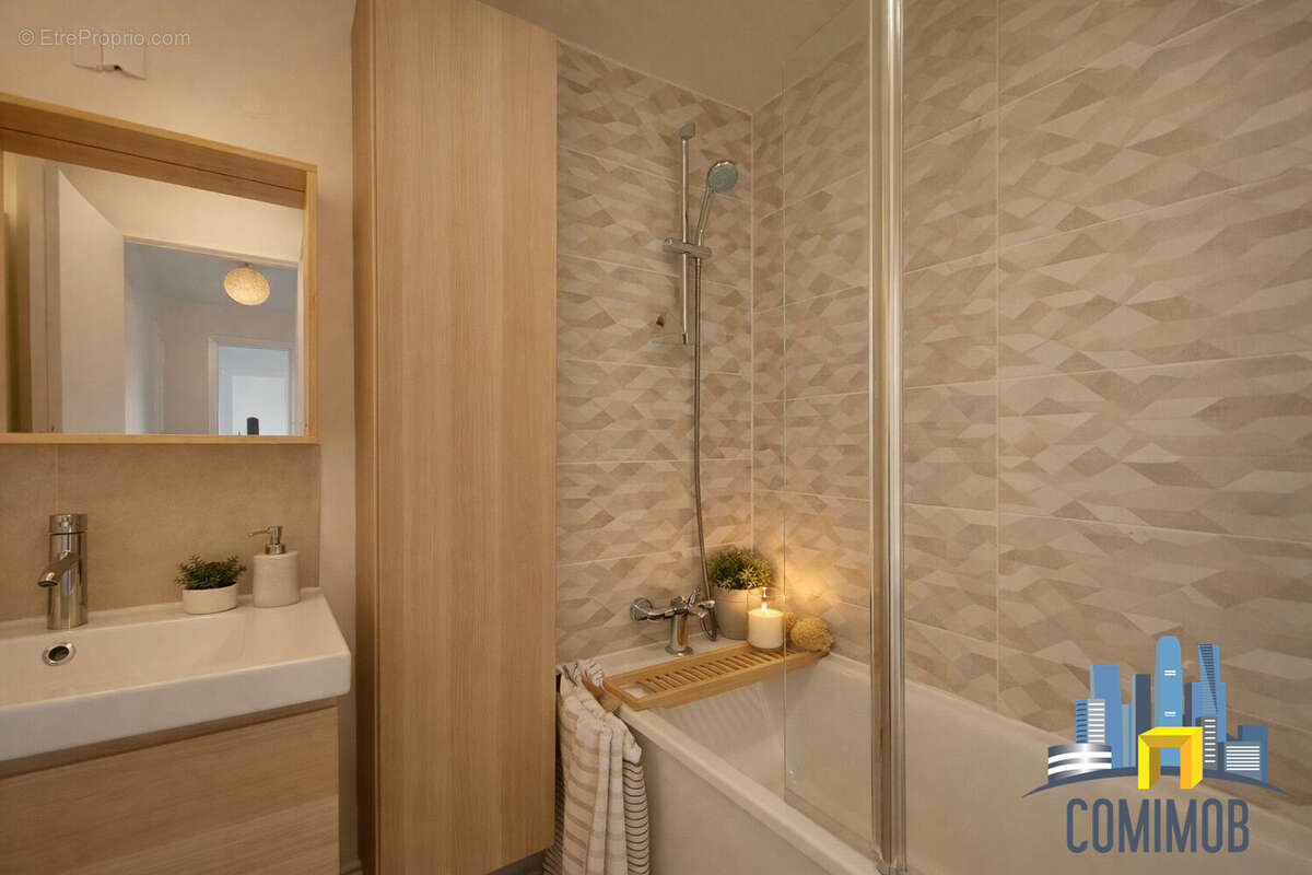 Appartement à COURBEVOIE