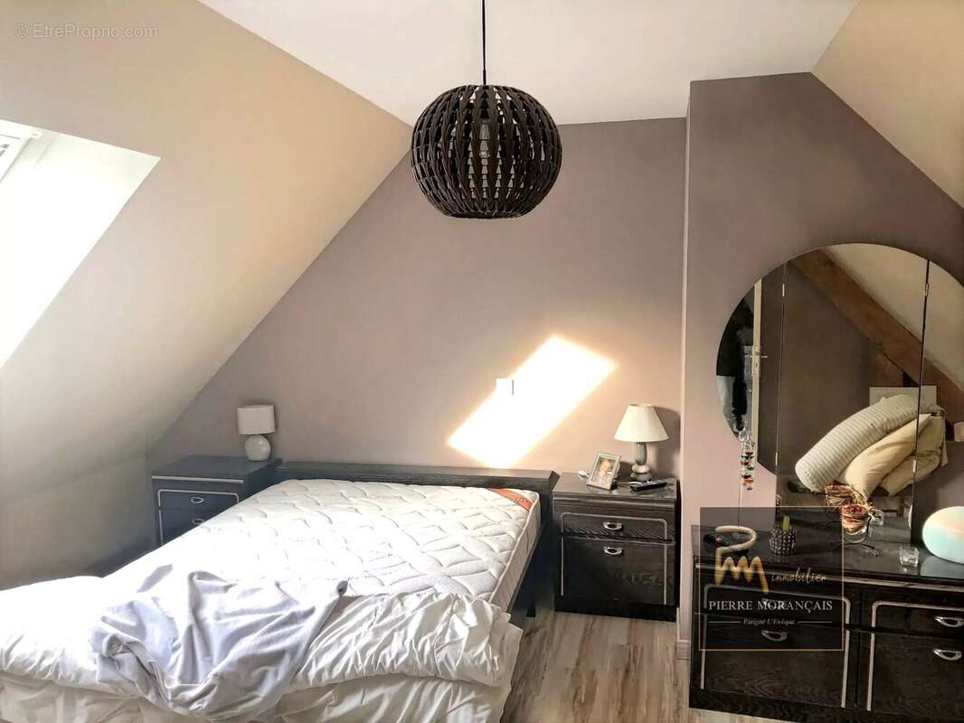 Maison à MONTREUIL-LE-HENRI