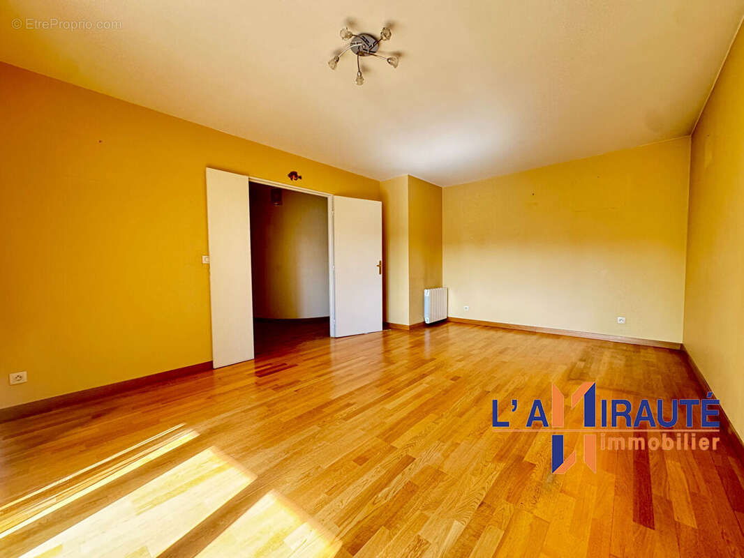 Appartement à HOUILLES