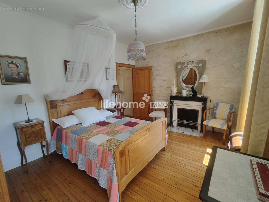 Maison 161 m² à Chateauroux  - photo 2