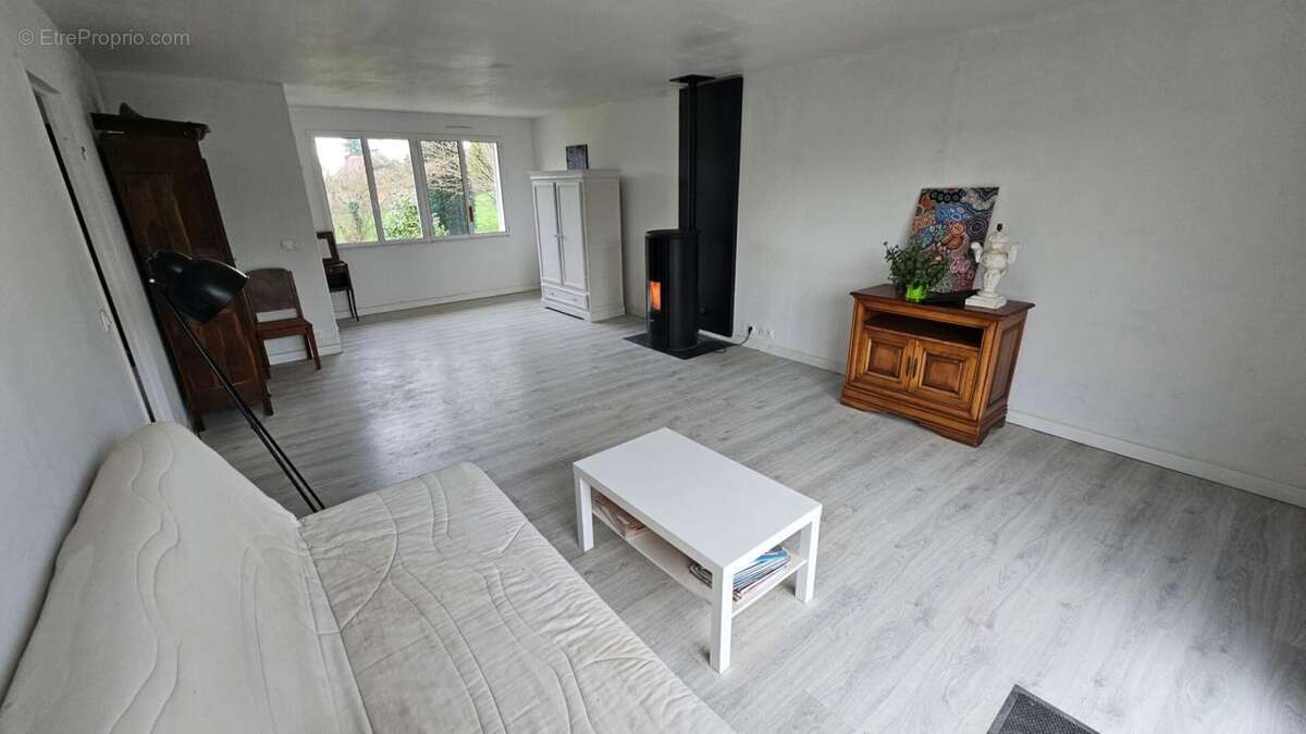 Maison à HOUDAN