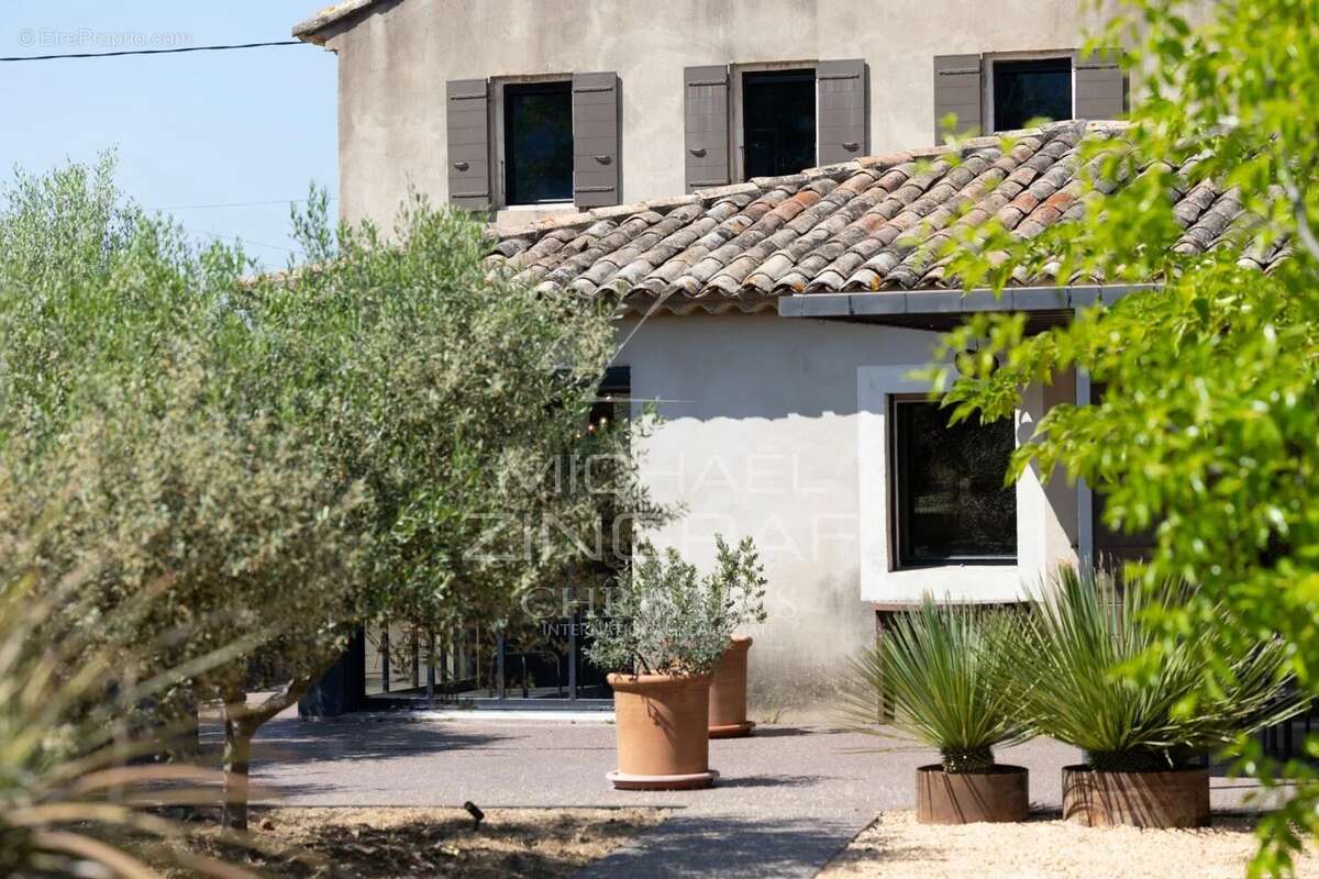 Maison à OPPEDE