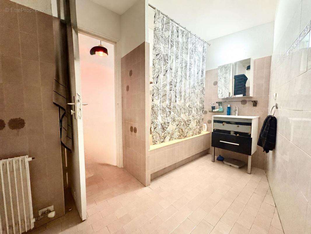 Grand studio 40m2 ! le cannet mairie - photo 6