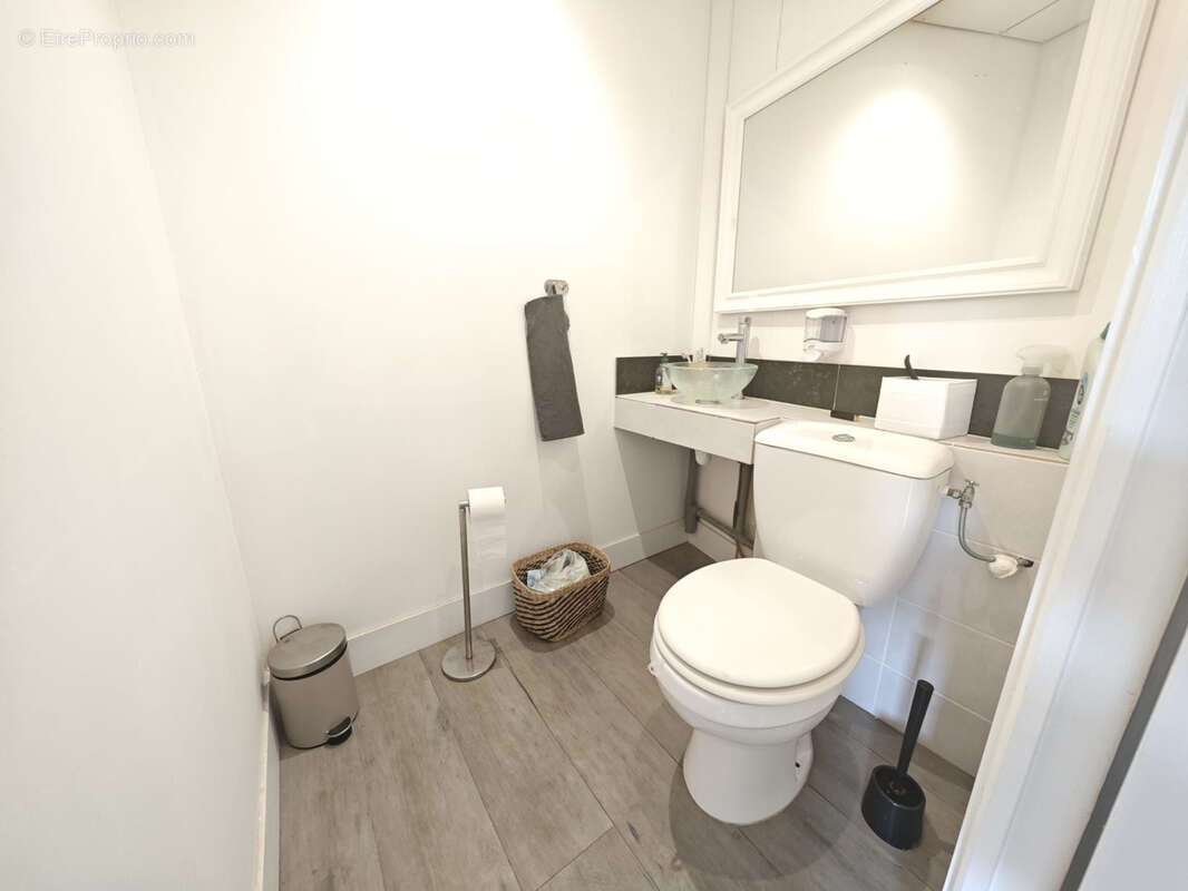 Commerce à MONTAUROUX