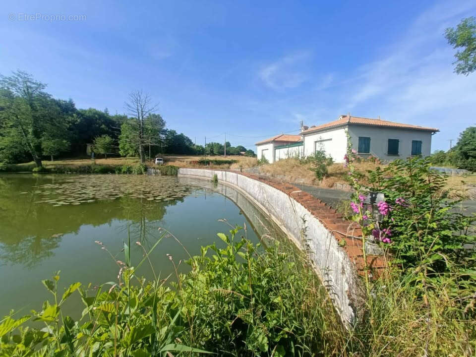 Maison à SAINT-MESMIN