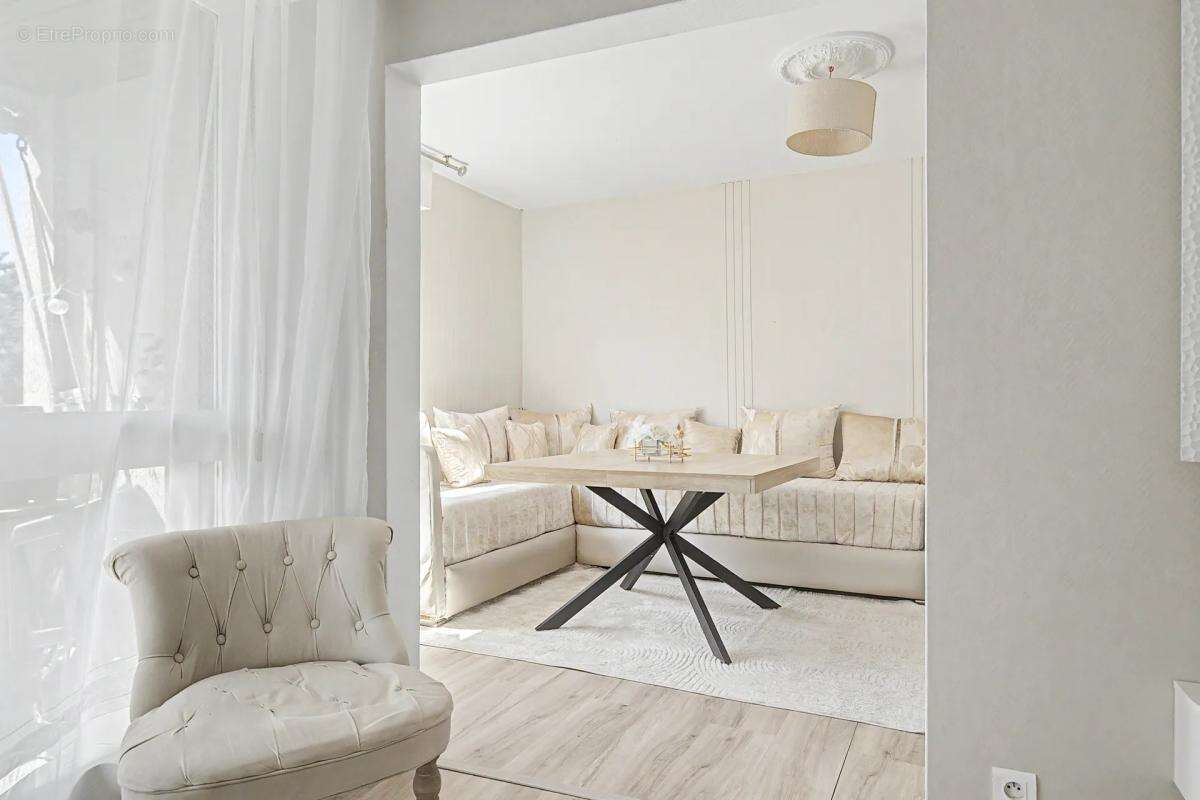 Appartement de 4 pièces de 77 m² à Avignon - photo 5