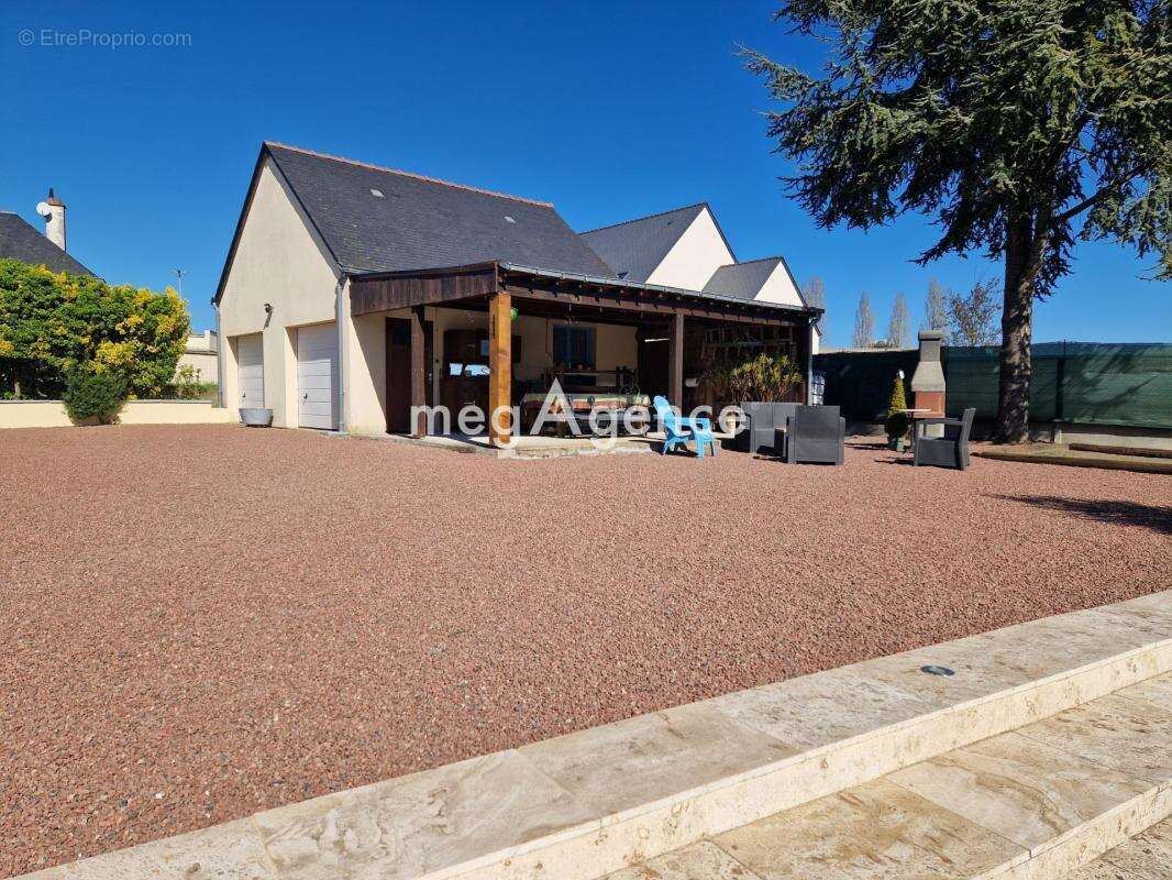 Maison à LONGUE-JUMELLES