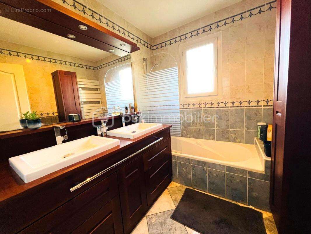 Maison agreable 3 chambres avec garage centre village - photo 7