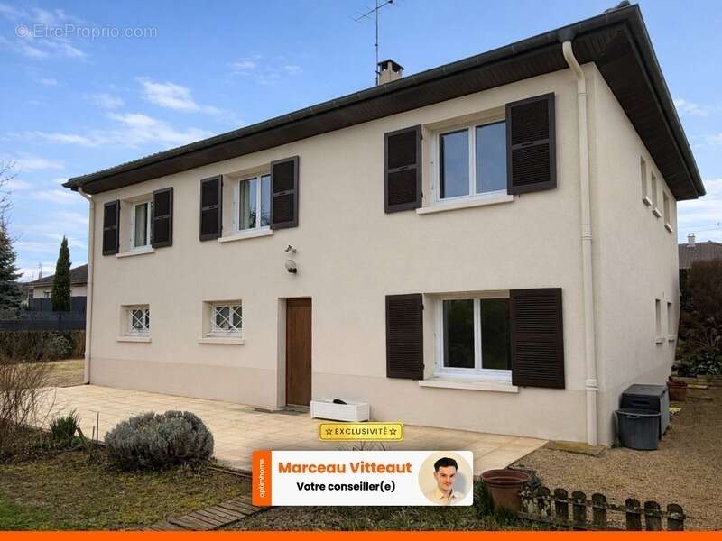 Maison à CHARNAY-LES-MACON