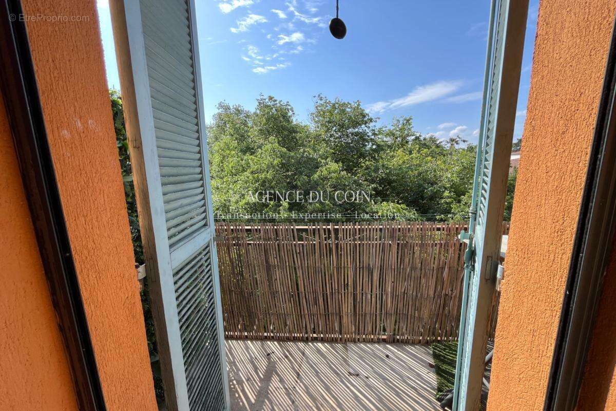 Appartement à LE MUY
