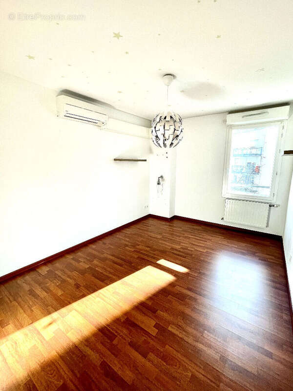 Appartement à LYON-8E