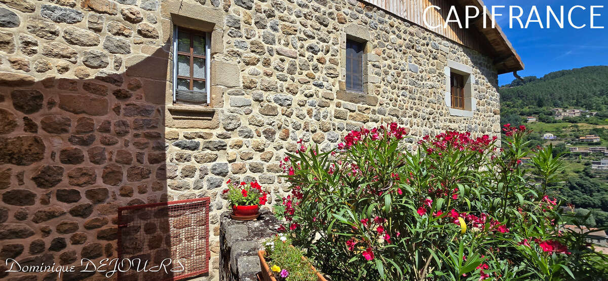Demeure prestigieuse du XIV siècle au coeur de la belle vallée de l’Eyrieux en Ardèche, , située à 45mn de Valence (Drome) -285m - photo 15