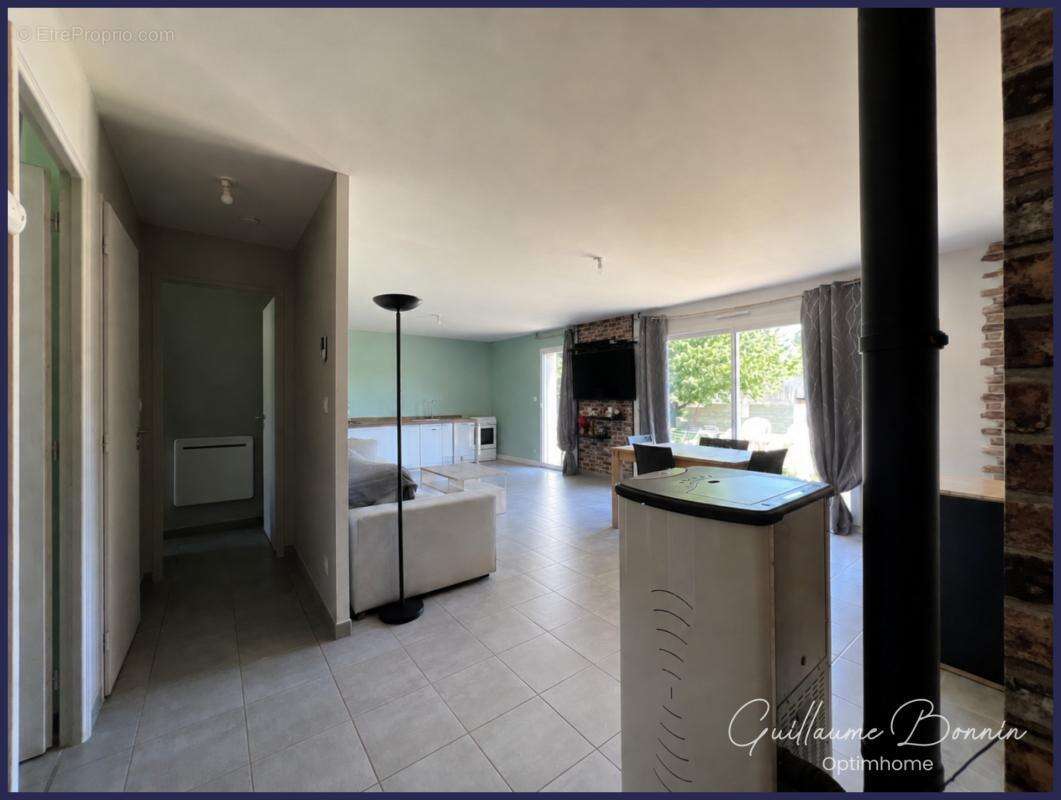 À vendre  Maison récente 4 pièces de plain-pied 3 chambres à Verrières (86410)  À moins de 30 min de Poitiers - photo 2