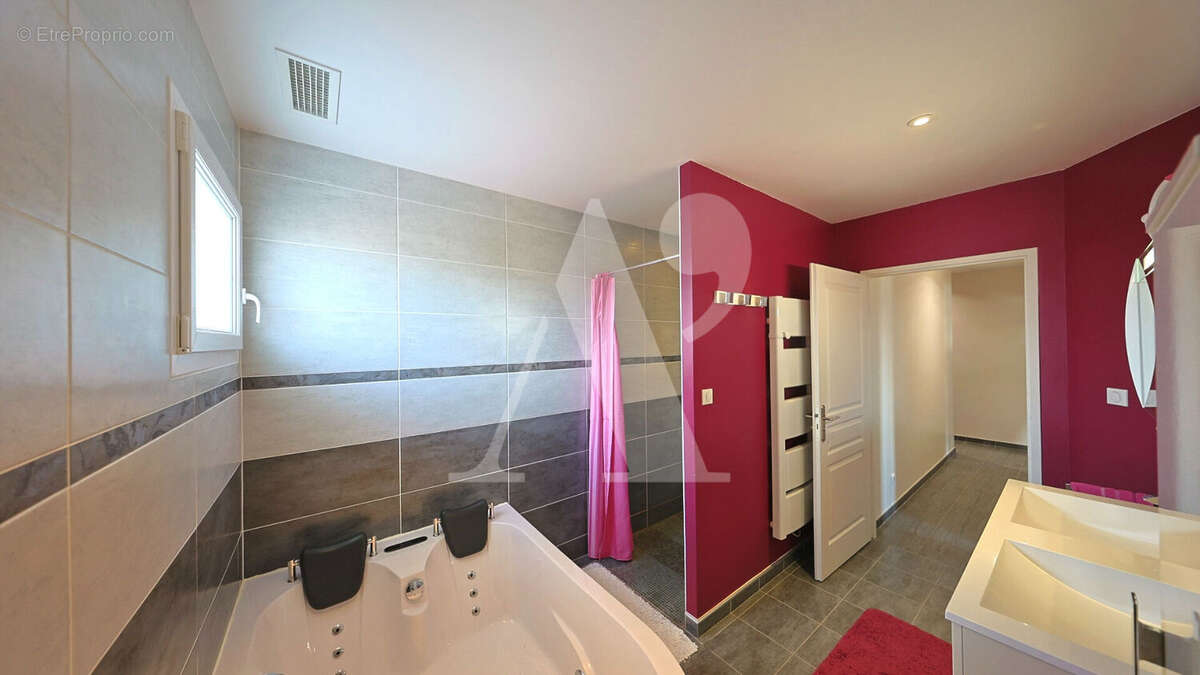 Maison à SAINTE-MARIE-DE-GOSSE