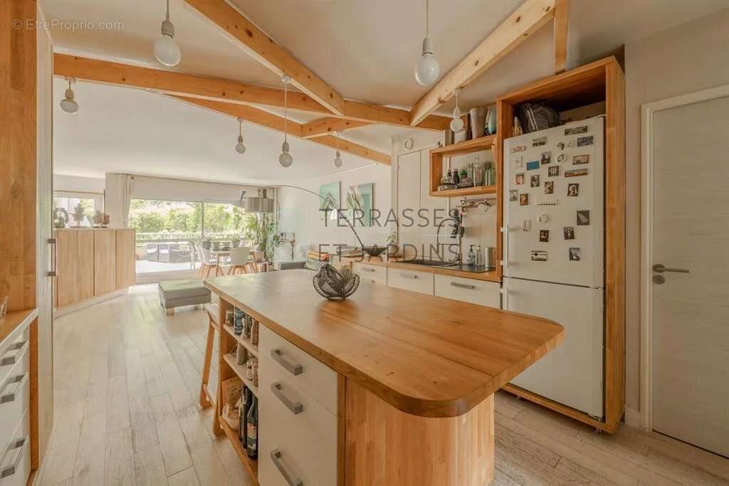 Appartement à PARIS-20E