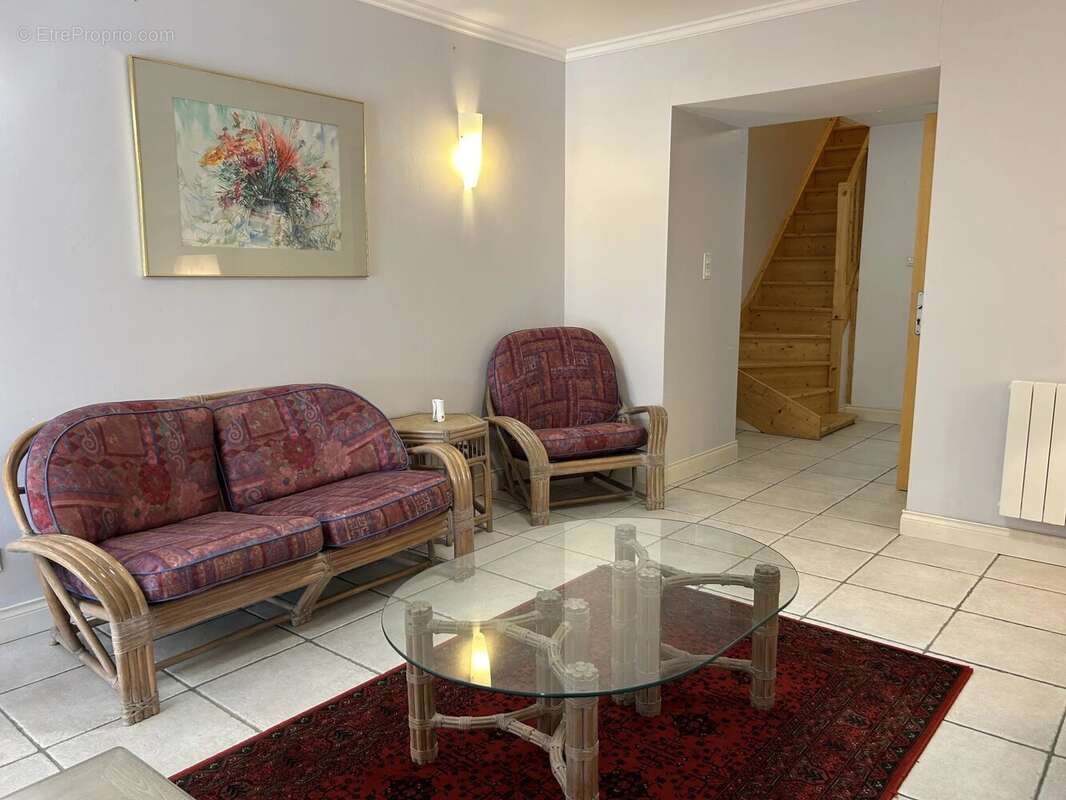 Spacieuse résidence individuelle de 6 chambres et 5 salles de bains avec piscine - photo 18