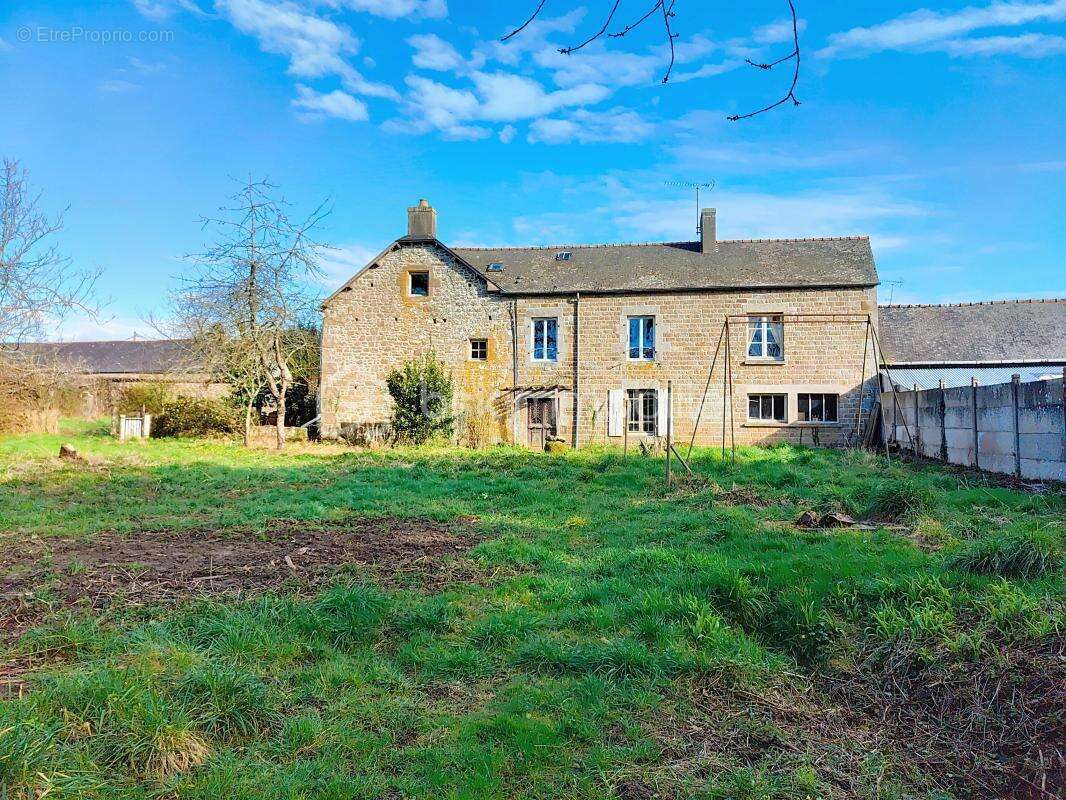 Maison à SAINT-MARC-LE-BLANC