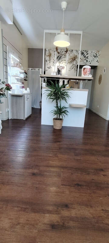 local commercial avec appartement à vendre AIRVAULT (79) - photo 15
