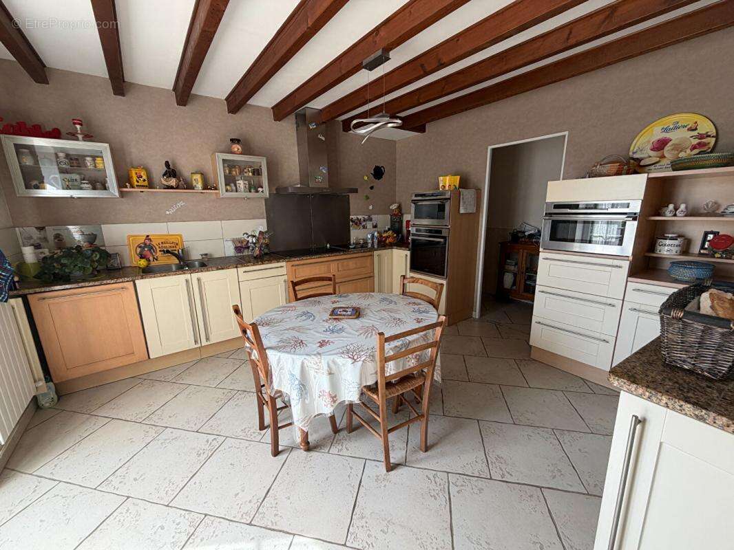 Maison Nanteuil 6 pièce(s) 161m2 - photo 4