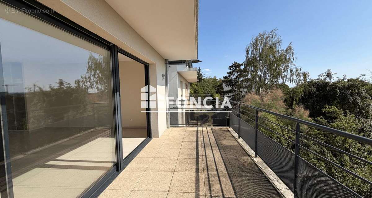 Au calme, dans une impasse située Metz Queuleu, bel appartement F3 avec terrasse, garage et parking - photo 2