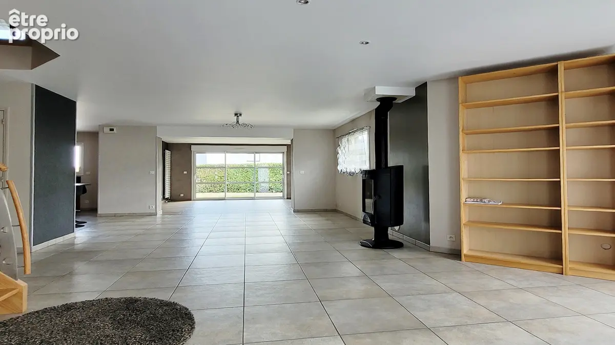 Maison spacieuse à vendre à La Bouexière - 5 chambres et jardin! - photo 3